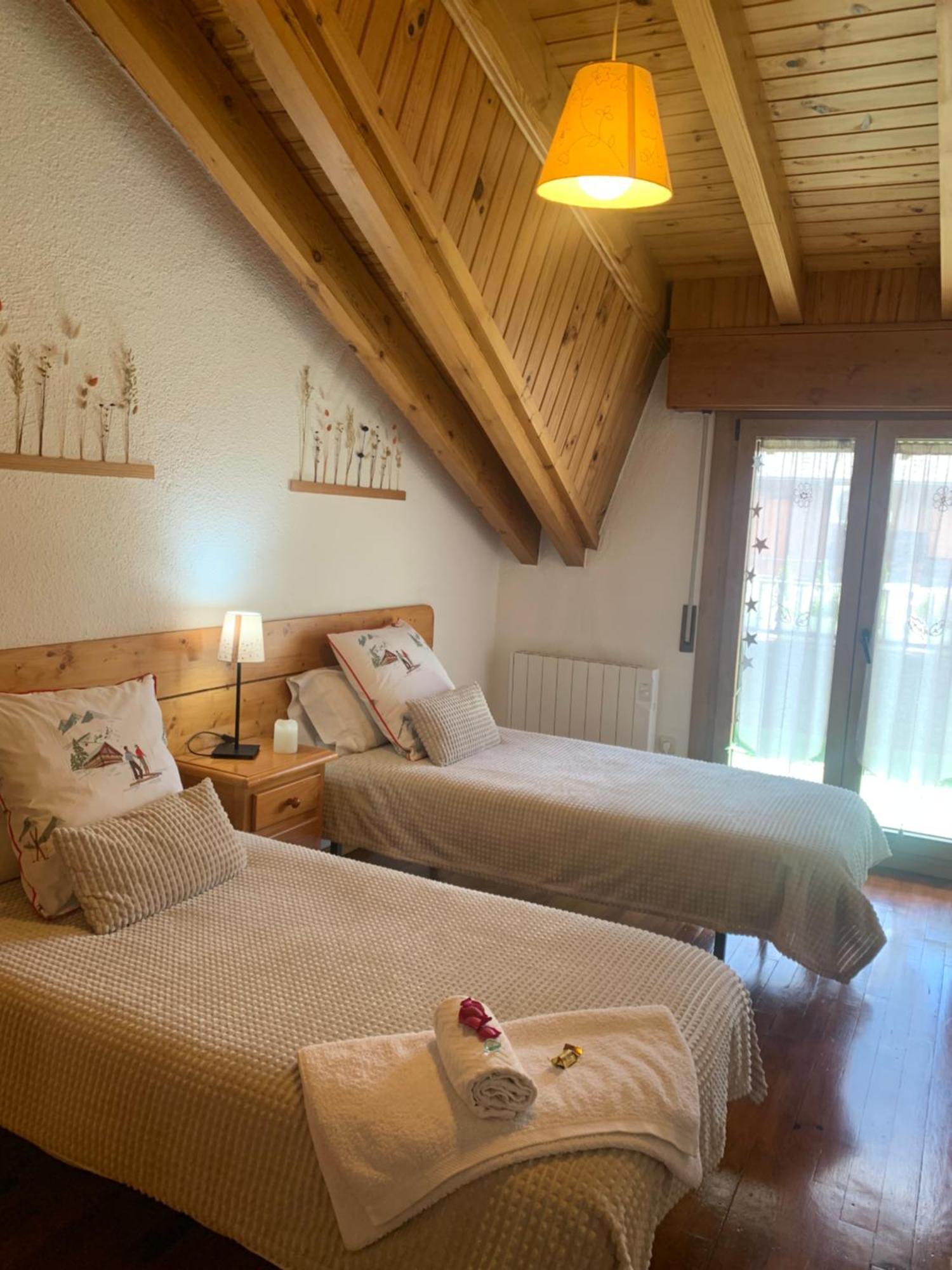 Atico Con Encanto En Bellver De Cerdanya Apartment Ngoại thất bức ảnh